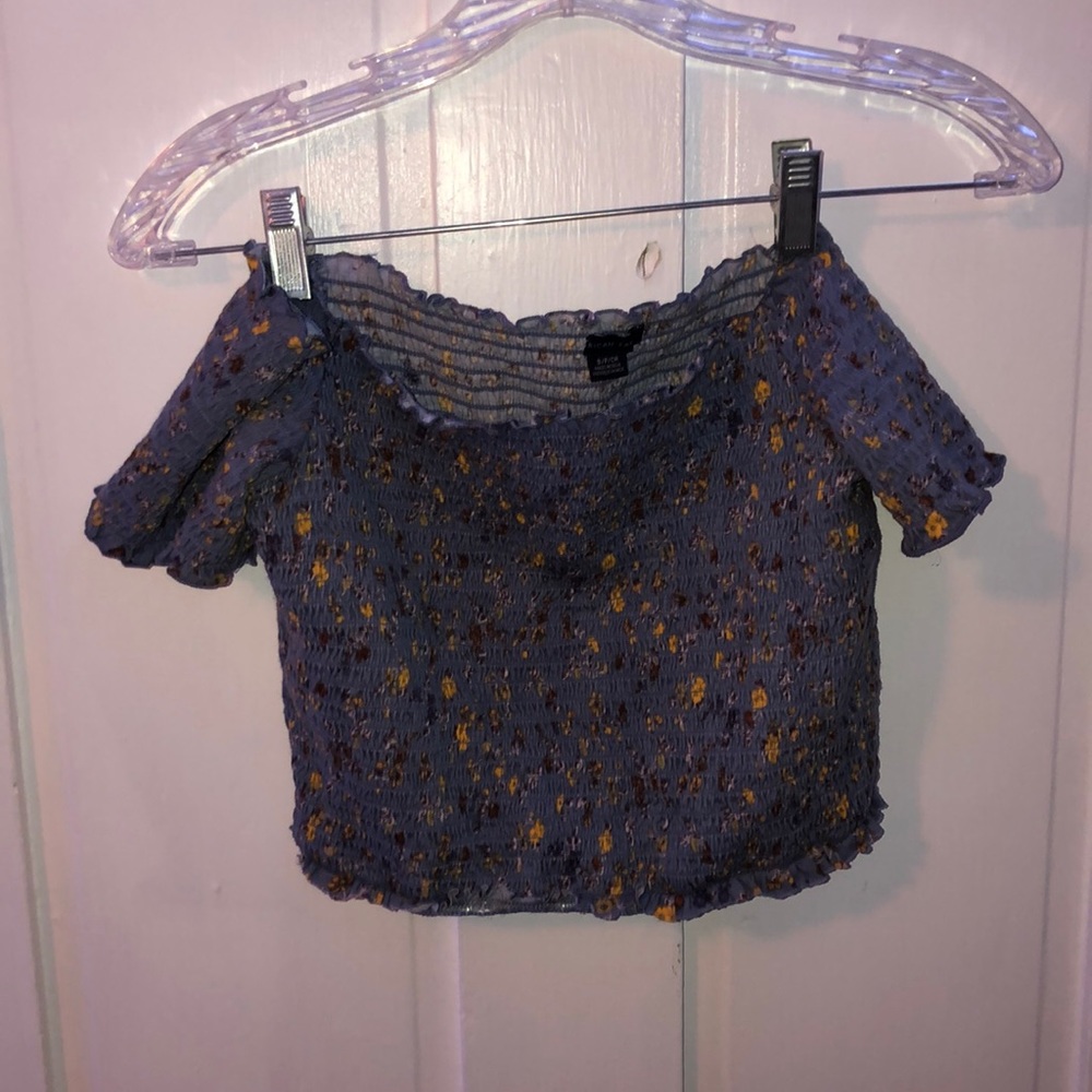 Off the Shoulder American Eagle Crop top